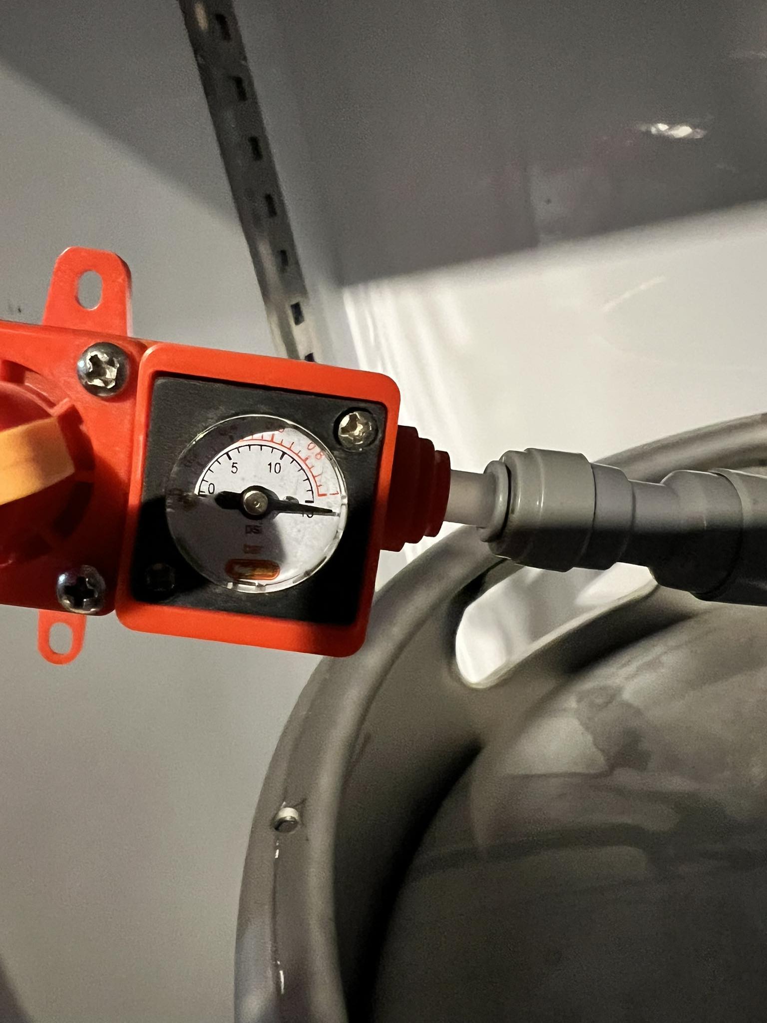 Gauge 15 PSI — Hop Creep